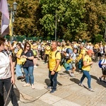 Wejście archidiecezjalnych pielgrzymek na Jasną Górę