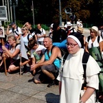 Wejście pielgrzymki gliwickiej na Jasną Górę