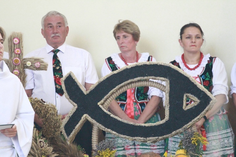 Wieńce z sanktuarium w Borkach