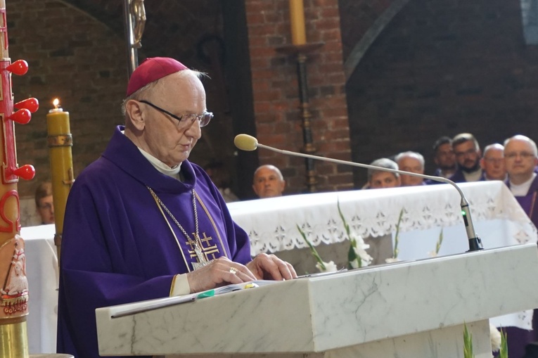 Pogrzeb śp. ks. infułata Pawła Pyrchały - cz. 1