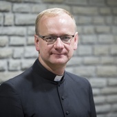 Ks. Wojciech Węgrzyniak o synodalności