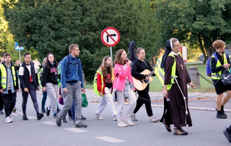 Pielgrzymka młodzieży do Rud