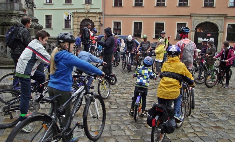 Jelcz-Laskowice. Rajd Rowerowy Pamięci Ofiar Niemieckich Obozów na Dolnym Śląsku