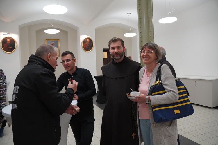 Rejonowe spotkanie presynodalne w katedrze wrocławskiej