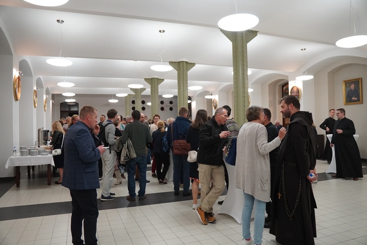 Rejonowe spotkanie presynodalne w katedrze wrocławskiej