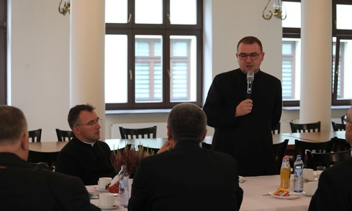 Do korzystania z duchowego programu Aostolstwa Chorych zachęcał ks. Szczepan Kobielus, diecezjalny duszpasterz Apostolstwa.