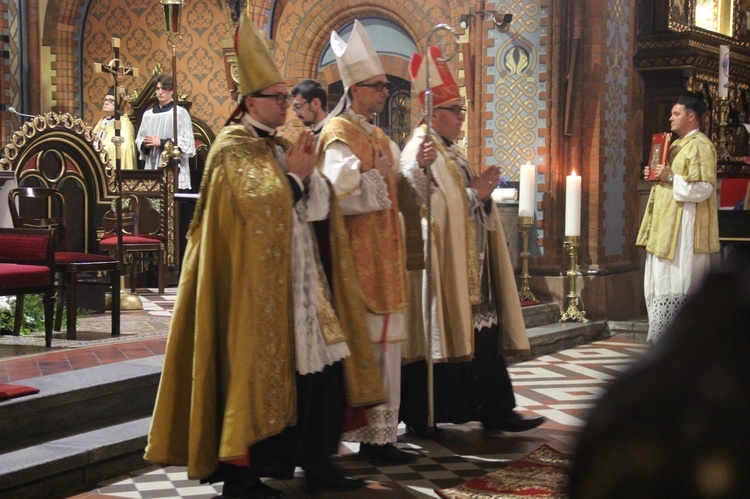 Kochłowice. Inscenizacja święceń biskupich Wilhelma Pluty i otwarcie wystawy