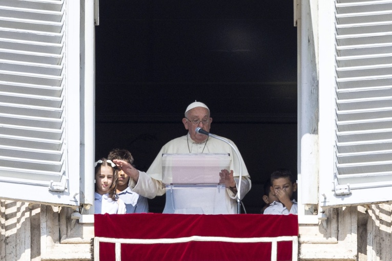 Franciszek na otwarcie synodu: Kościół zawsze potrzebuje oczyszczenia