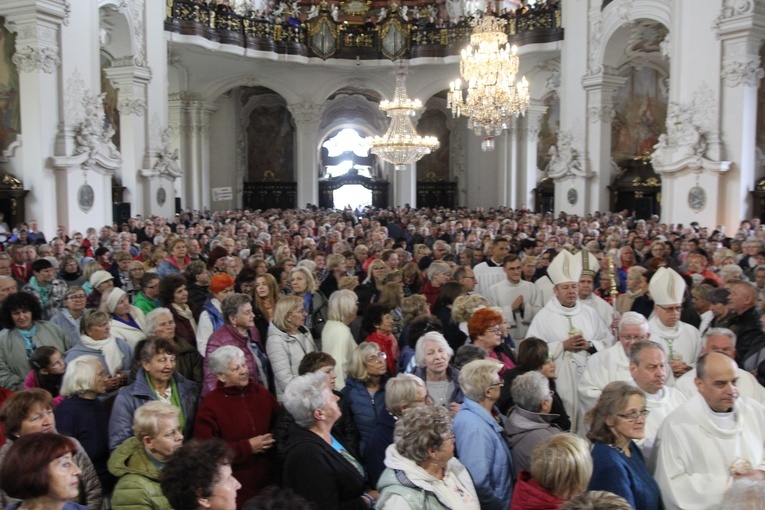 Pielgrzymka Żywego Różańca do Krzeszowa