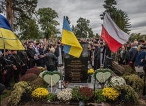 Polacy ufundowali pomnik nagrobny ukraińskiemu żołnierzowi na Wołyniu