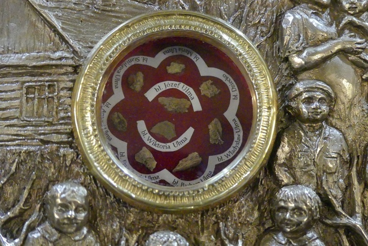 Zakończenie peregrynacji relikwii bł. rodziny Ulmów w Rychwałdzie