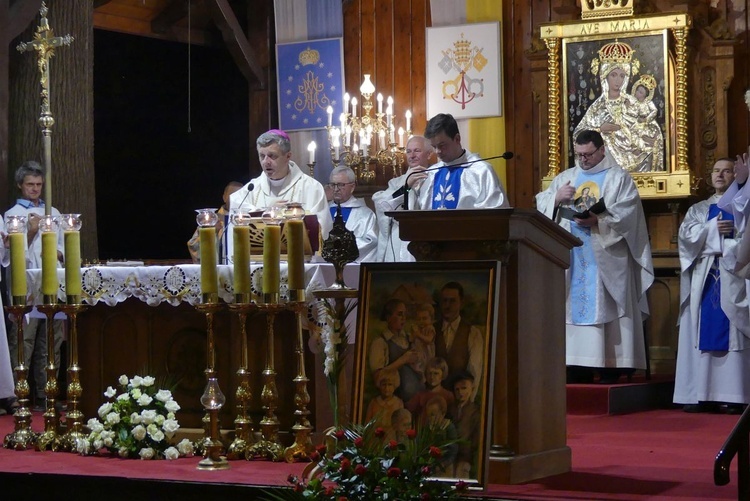 Zakończenie peregrynacji relikwii bł. rodziny Ulmów w Rychwałdzie