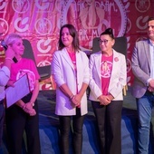 Pomysłodawczynią akcji jest Anna Michalak (druga z lewej). Od początku w akcji wspierają ją amazonki i samorząd Miasta Skierniewice na czele z prezydentem Jażdżykiem.