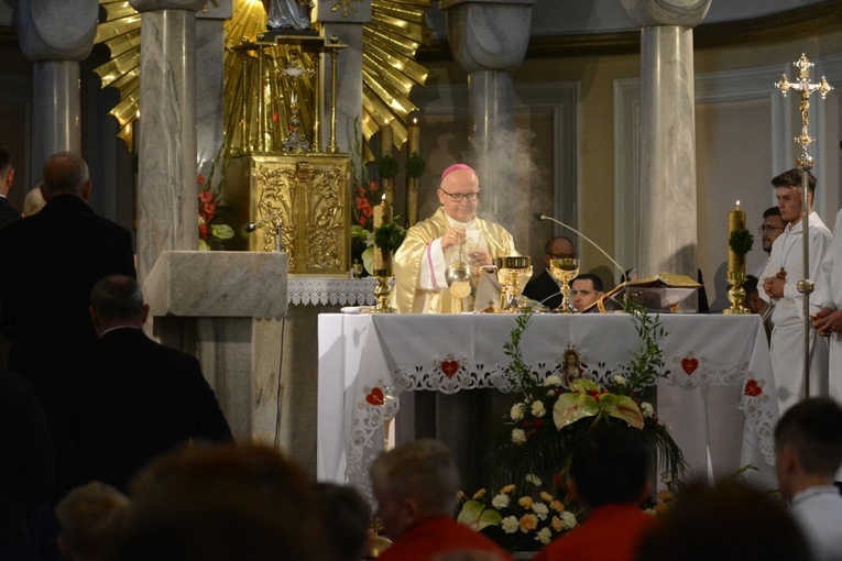 Poświęcenie nowo wybudowanego domu parafialnego w Krośnicy