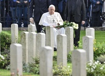 Papież na cmentarzu wojennym: nawet zwycięstwo jest porażką