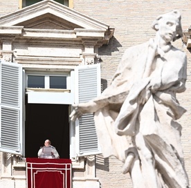 Watykan zaprzeczył, jakoby Franciszek miał zmienić zasady konklawe