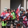 Pięć modlitewnych przystanków i 200 flag Polski od wójta