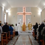 Poświęcenie ołtarza w kościele parafialnym w Wawelnie