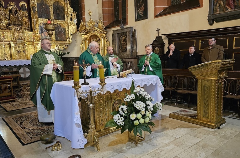W Szydłowcu odbył się przegląd chórów parafialnych