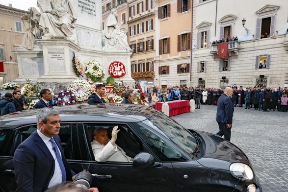 Franciszek do Maryi: bądź z matkami widzącymi cierpienie swych dzieci