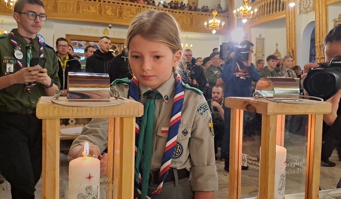 Betlejemskie Światło Pokoju już w Polsce