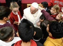 Franciszek spotkał się z dziećmi z ambulatorium