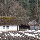 Ferie zimowe można spędzić w skansenie.