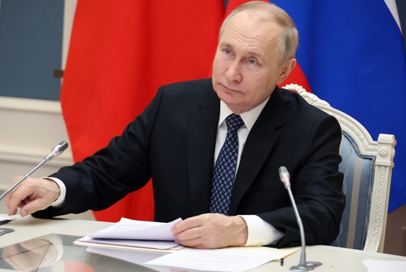 Brytyjskie MSZ: przestajemy importować rosyjski LNG, "odcinając Putina od funduszy na wojnę"