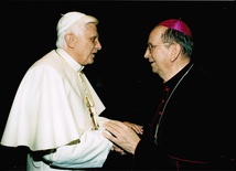 Abp Muszyński: Papież Benedykt XVI błogosławieństwem dla Kościoła