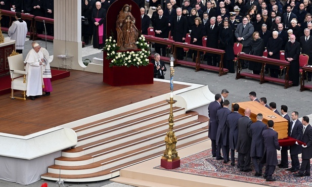Prymas Polak po pogrzebie Benedykta XVI: Domknęła się wielka księga życia Benedykta XVI