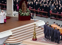 Prymas Polak po pogrzebie Benedykta XVI: Domknęła się wielka księga życia Benedykta XVI
