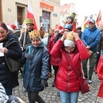 Orszak Trzech Króli 2023 w Świdnicy. Tradycyjnie z osiołkami