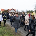 Uliczne jasełka i kolędowanie w Wilkowie