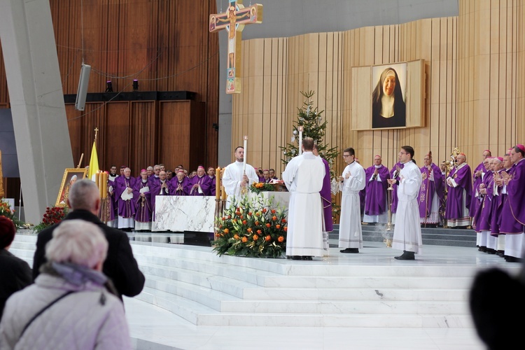 Msza św. żałobna za duszę papieża seniora Benedykta XVI