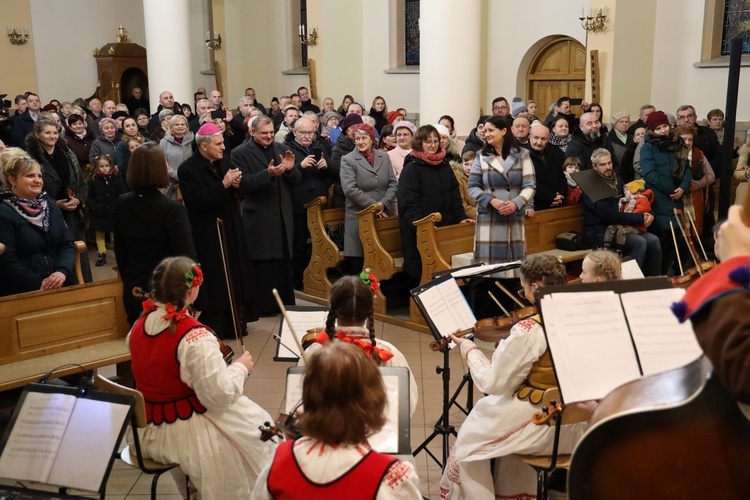 Koncert kolęd i pastorałek w wykonaniu zespołu "Racławice"