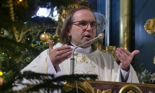 Ks. Ryszard Piętka - diecezjalny modrator Ruchu Światło-Życie wygłosił homilię dla Domowego Kościoła w Żywcu.