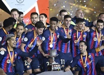 Superpuchar Hiszpanii - Barcelona pokonała Real w finale, gol i asysta Lewandowskiego