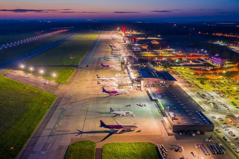 Region. Katowice Airport systematycznie odbudowuje ruch pasażerski
