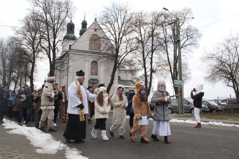 Zakliczyn. Kolędowanie ulicami miasta