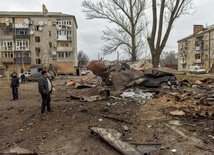 Ukraina: rosyjska rakieta uderzyła w budynek mieszkalny w Charkowie, zginęła jedna osoba