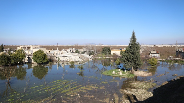 Turcja: Powódź nawiedziła miasta zniszczone w wyniku trzęsienia ziemi