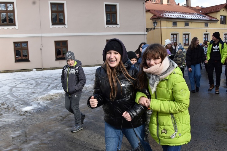 Pierwsze dni zimowiska z ks. Marcinem Zawadą