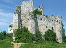 Królewska kraina to także malownicze zamki ze Szlaku Orlich Gniazd