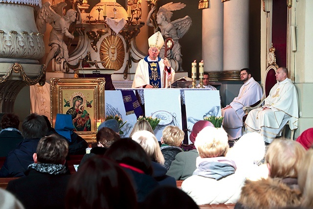 W kościele św. Jakuba w Skierniewicach od dziesięciu lat gromadzimy się na Eucharystii.