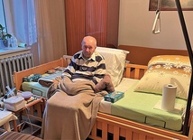 Z hospicyjną pomocą Ireneusz Wróbel z Dankowic wraca do sił.