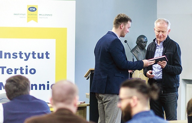 ◄	Jan Jaśkowiak wraz z Krzysztofem Domareckim (po prawej), który podzielił się ze słuchaczami doświadczeniem prowadzenia biznesu w skali globalnej. 