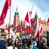 ▲	Uczestnicy przejdą na pl. Zamkowy i do archikatedry.