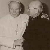 – Pamiętam spotkanie Jana Pawła II z ks. Blachnickim na Uniwersytecie Salezjańskim w Rzymie, gdzie studiowałem. Papież, widząc go, spontanicznie zareagował: „Franek, co ty tu robisz?” – wspomina bp Libera.