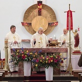 ▲	Uroczystości rozpoczęła Msza Święta pod przewodnictwem biskupa Jacka Jezierskiego.