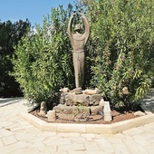 ▲	Figura świętego w klasztorze franciszkanów w Kafarnaum  nad Jeziorem Galilejskim.